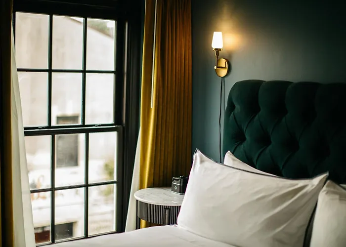 Charleston hotels near Old Slave Mart Museum