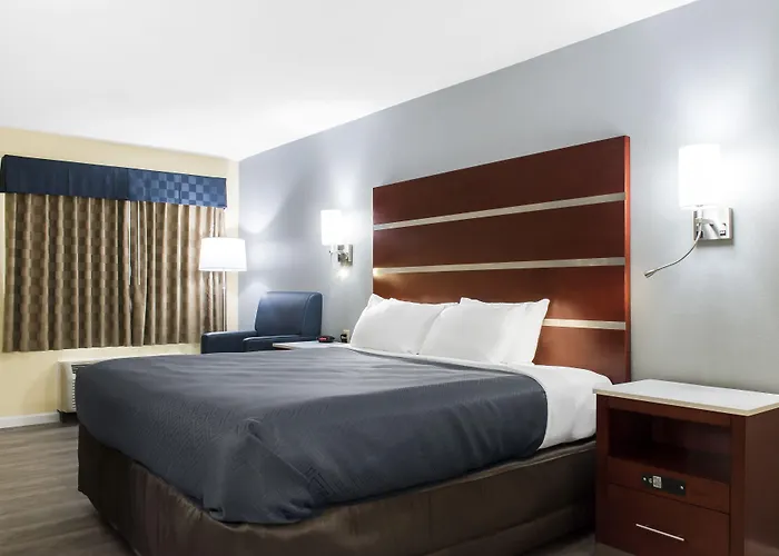 Hershey hotels near ZooAmerica