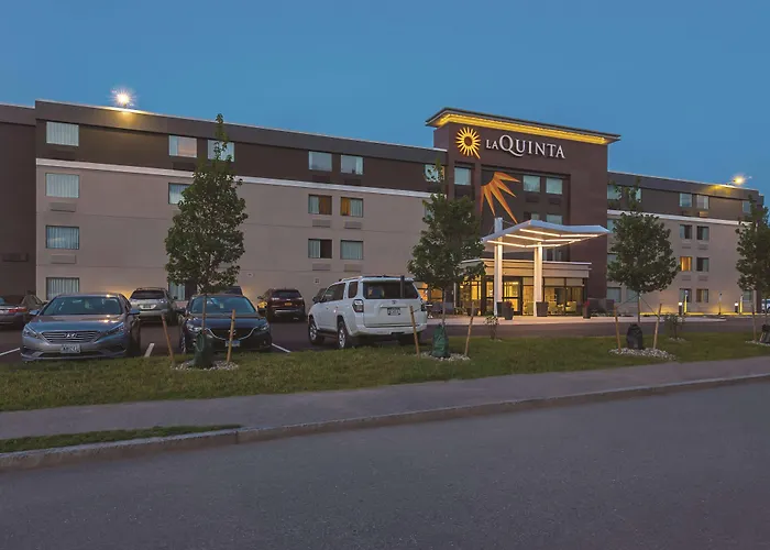Portland hotels near Portland Observatory