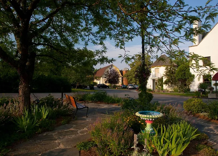 Ithaca hotels near Buttermilk Falls State Park