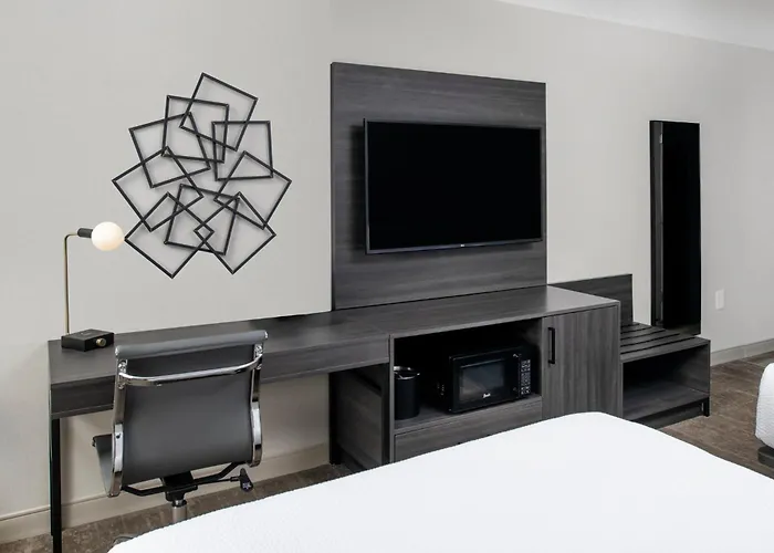 South Burlington hotels near Echo Leahy Center for Lake Champlain