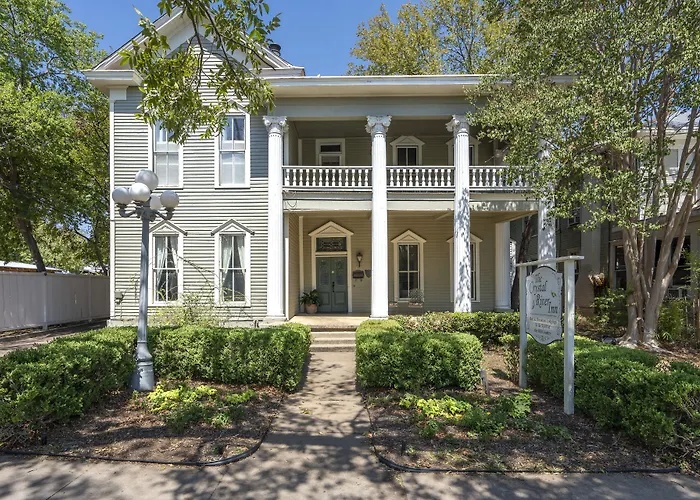 San Marcos hotels near Rio Vista Park