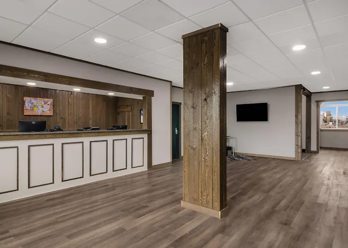 Scottsbluff hotels near Riverside Discovery Center
