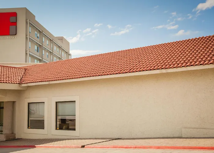 Monclova Beach hotels