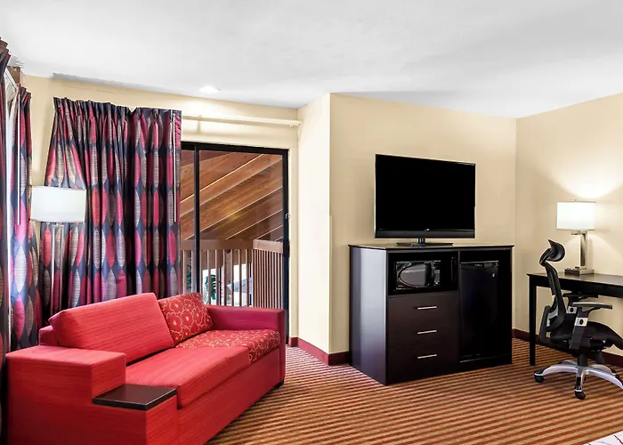 Jacksonville hotels near Big Eli Ferris Wheel #17