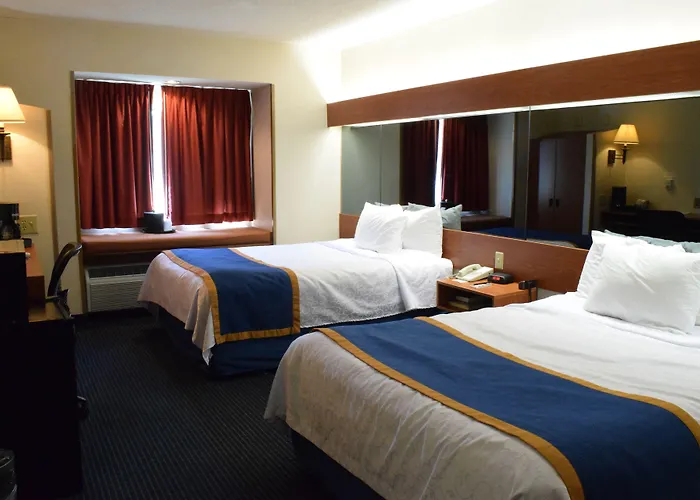 Auburn hotels near Seward House Museum