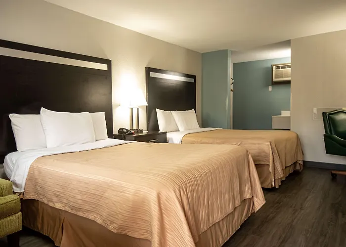 Mount Airy Beach hotels