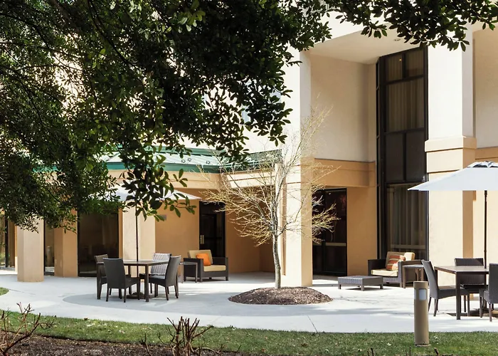 Harrisonburg hotels near Explore More Discovery Museum