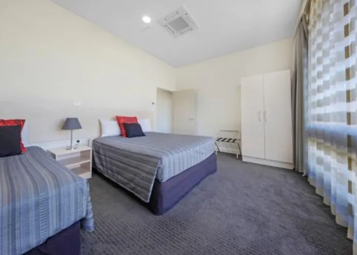 Canberra Beach hotels