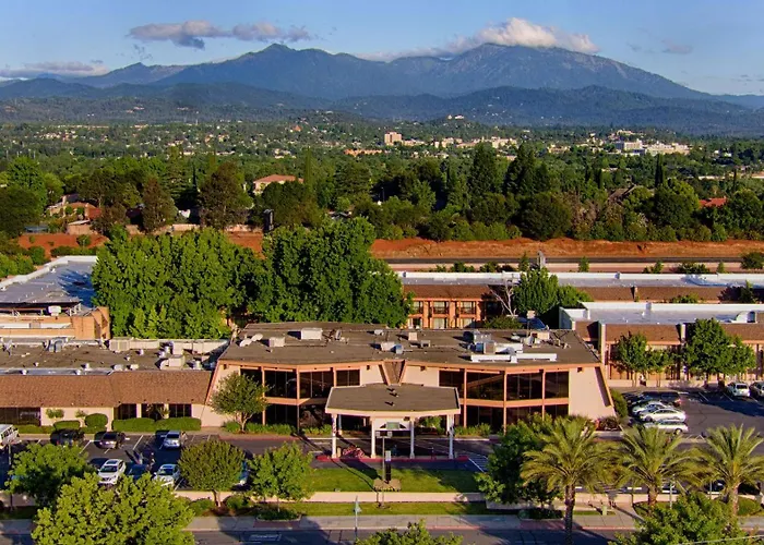 Redding hotels near Sundial Bridge
