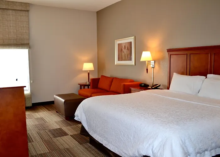 Medina Beach hotels