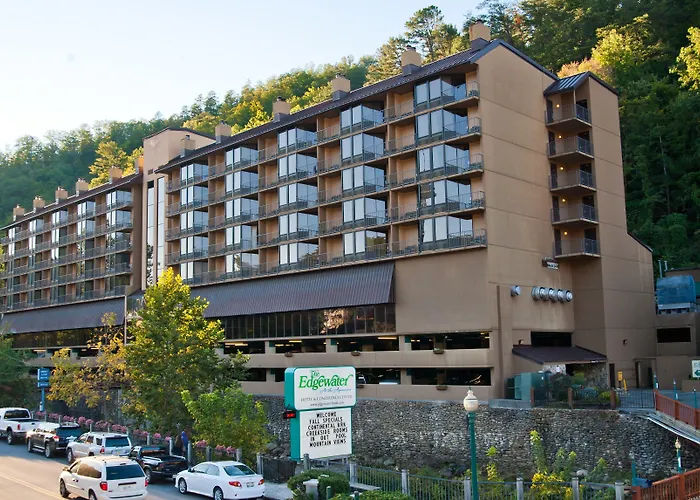 Gatlinburg hotels near Souvenir shopping