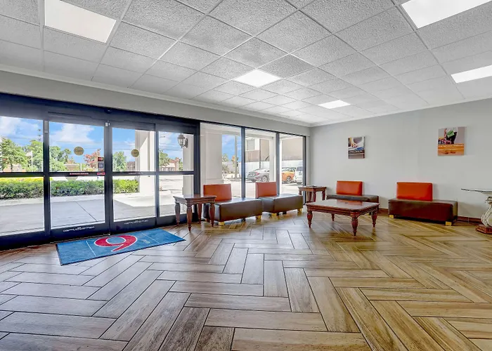 Jacksonville hotels near Riverwalk Park