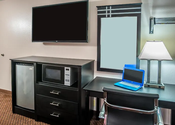 Burnsville hotels near Minnesota Valley National Wildlife Refuge