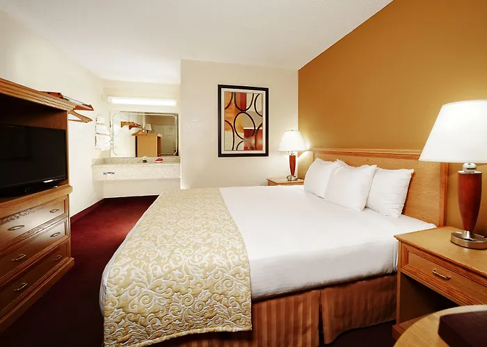 Branson hotels near Titanic Museum