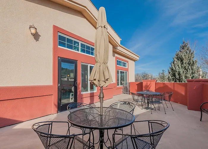 Manitou Springs Beach hotels