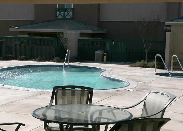 Tehachapi Beach hotels
