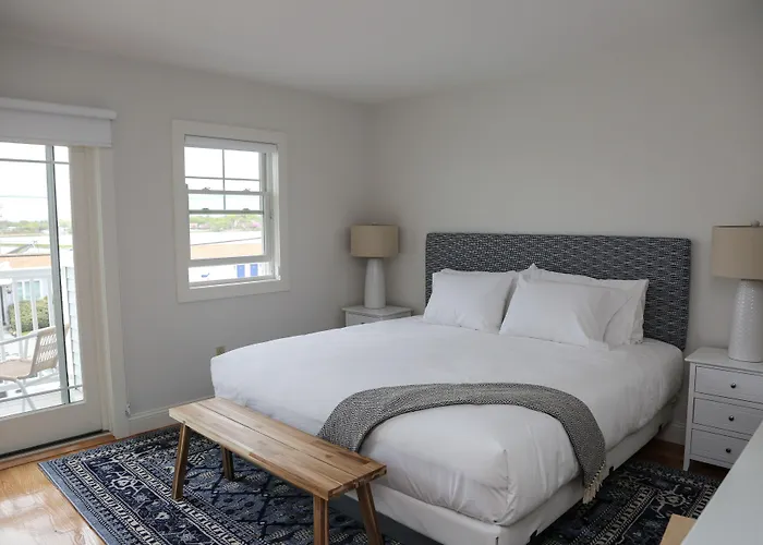 Middletown Beach hotels