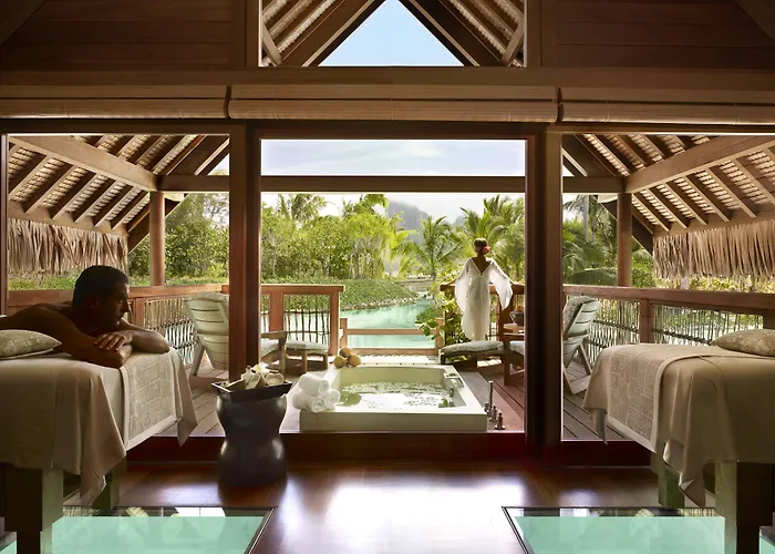 Bora Bora Hotels With Amazing Views
