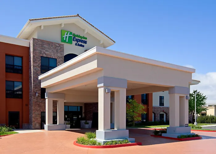 Atascadero Beach hotels
