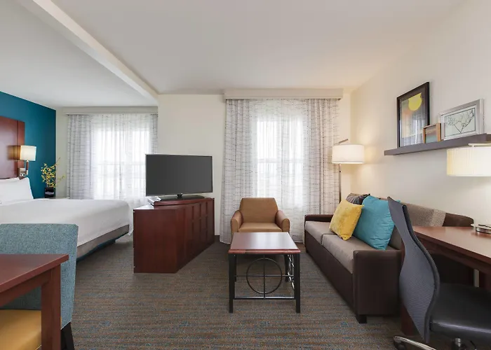 Bedford Park Hotels With Amazing Views