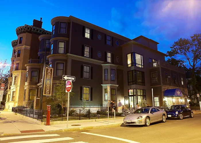 Cambridge hotels near Museum of Science