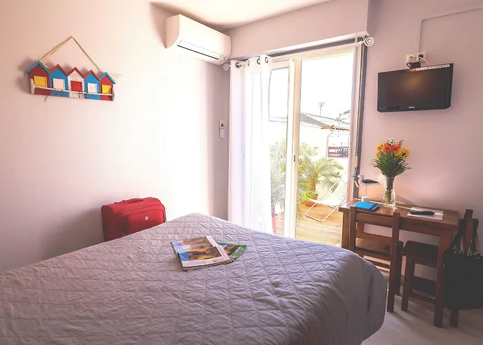 Gruissan Hotels With Amazing Views