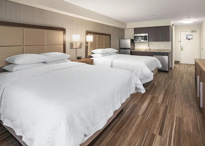 Lynnwood Beach hotels