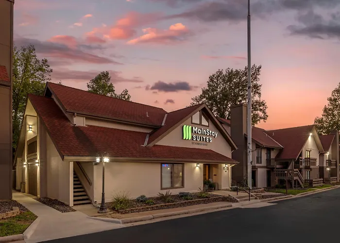 Springfield hotels near Springfield Art Museum