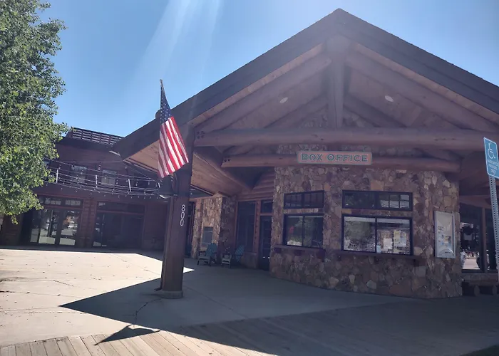 Grand Lake Hotels With Amazing Views