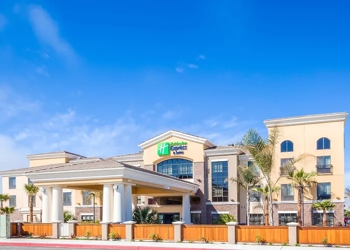 Eureka Beach hotels