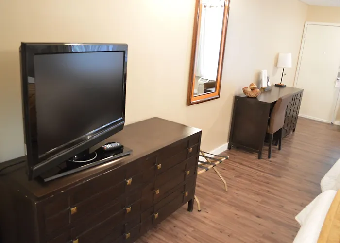 Laramie Beach hotels