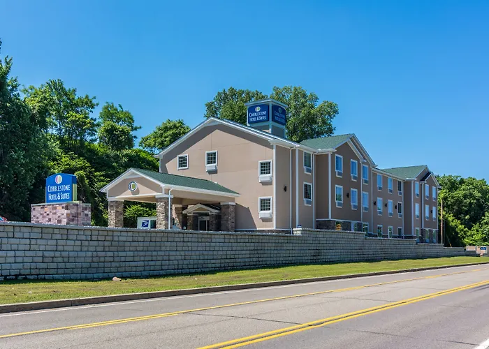 Erie hotels near expERIEnce Childrens Museum