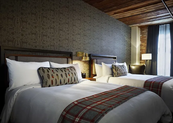 Minneapolis hotels near Mill City Museum