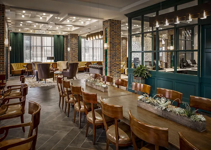 Green Bay hotels near Lambeau Field