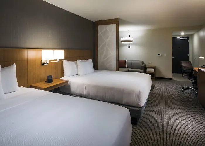 Boise hotels near Zoo Boise