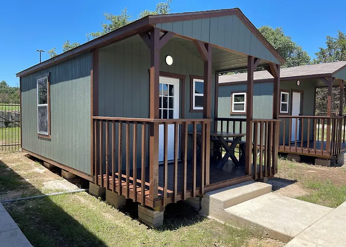 Canyon Lake Beach hotels