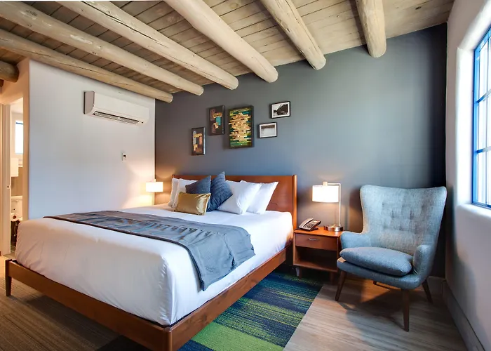 Albuquerque hotels near Quirky museums