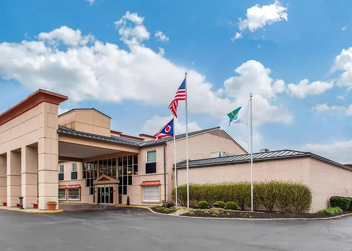 Blue Ash Beach hotels