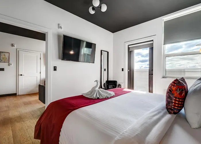 Whitehorse Hotels With Amazing Views