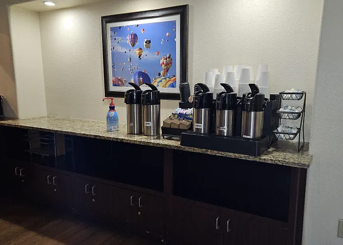 Albuquerque hotels near ABQ BioPark