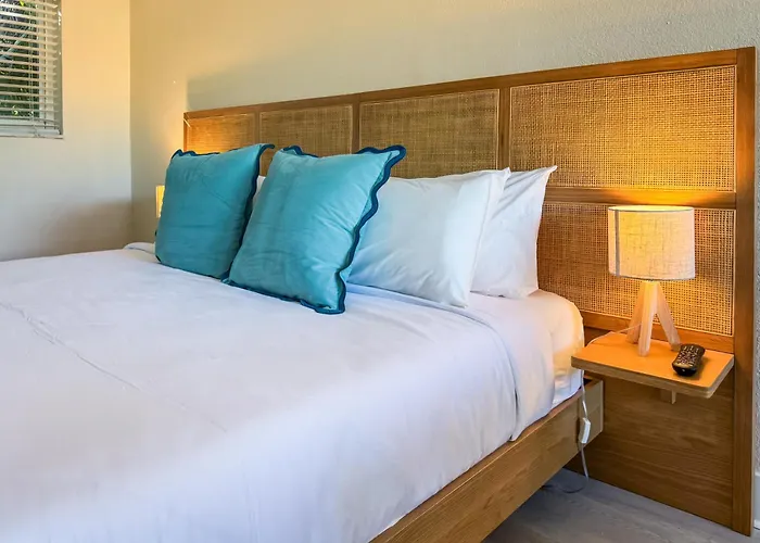 Boca Raton hotels near Mizner Park