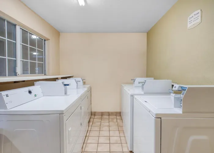 Ukiah hotels near Low Gap Park