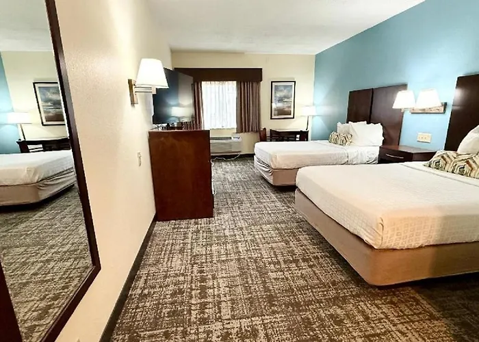 Port Clinton Beach hotels