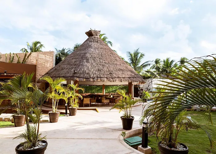 Isla Mujeres hotels near Crayola House