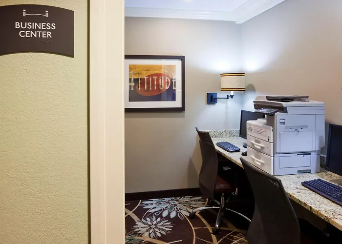 Eagan hotels near Minnesota Zoo
