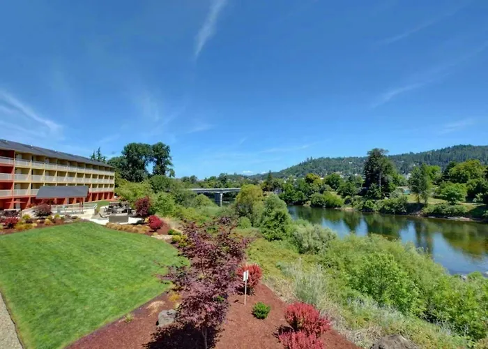 Roseburg Beach hotels