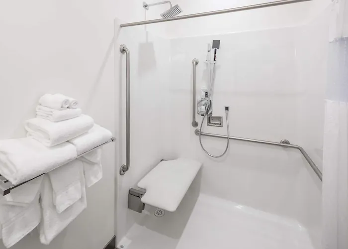 Revelstoke Hotels With Amazing Views