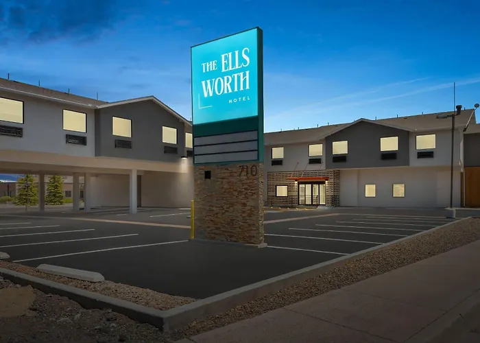 Williams hotels near Bearizona Wildlife Park