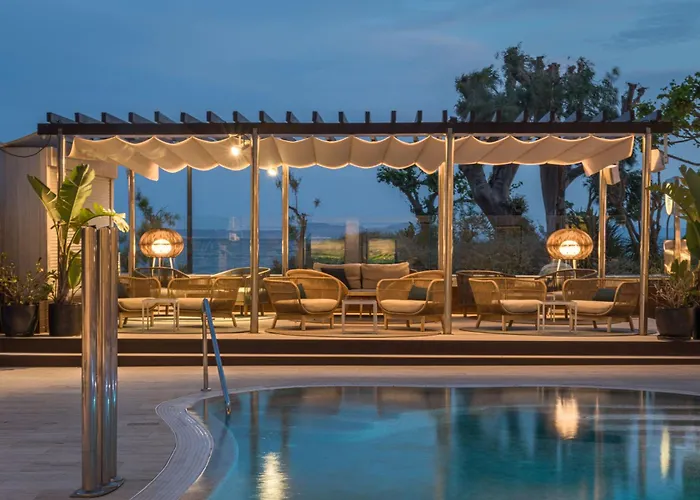 Roses Hotels With Amazing Views